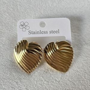 Oceanus▪️Gold Heart Stud Earrings